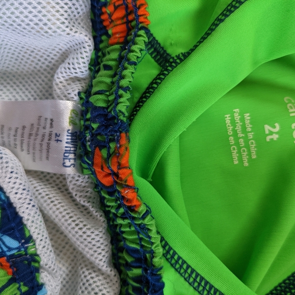 Two piece swimsuit rashguard and swim trunks - Picture 2 of 2
